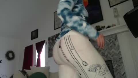 Aurora Willows online show from 12, 3, 2025