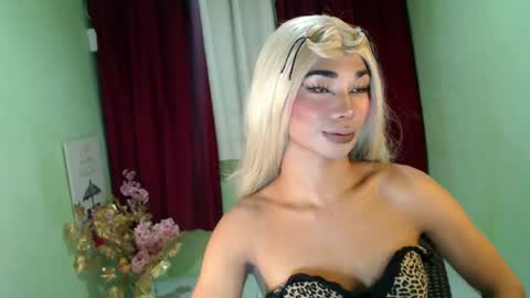Snapshot of 18_nicole chatting on 25, 2, 2025 barbie online show from 25, 2, 2025