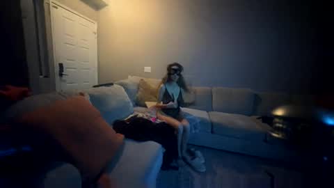 1980latinocouple online show from 2, 3, 2025