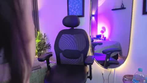 anya online show from 5, 12, 2025