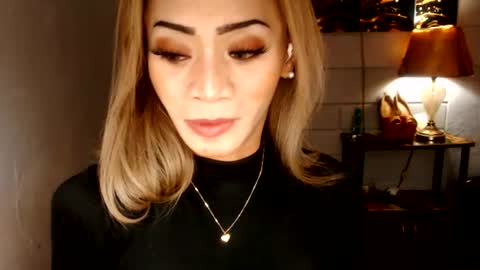 Snapshot of 1bigsurprise4you chatting on 22, 6, 2026 angel online show from 22, 6, 2026