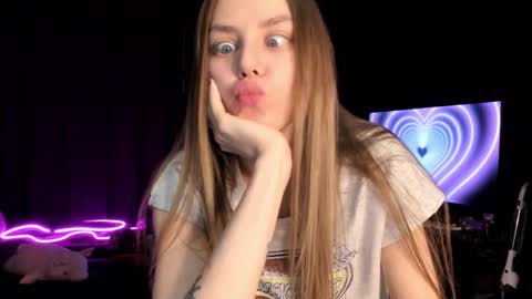 Lily 3 online show from 11, 2, 2025