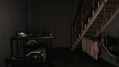 Lily 3 online show from 11, 4, 2026