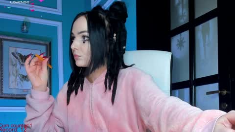 Moona  online show from 9, 1, 2025