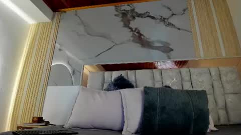 Snapshot of 1naughty_milf chatting on 10, 7, 2026 Luisa online show from 10, 7, 2026