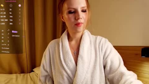 Snapshot of 1slavicdoll chatting on 25, 10, 2025 VICTORIA online show from 25, 10, 2025