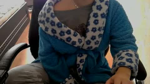 1your_hot_girls online show from 12, 2, 2025