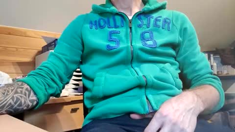 Snapshot of 22_acacia_avenue chatting on 3, 12, 2025 22_acacia_avenue online show from 3, 12, 2025