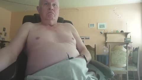 Snapshot of 29famila chatting on 19, 10, 2025 29famila online show from 19, 10, 2025