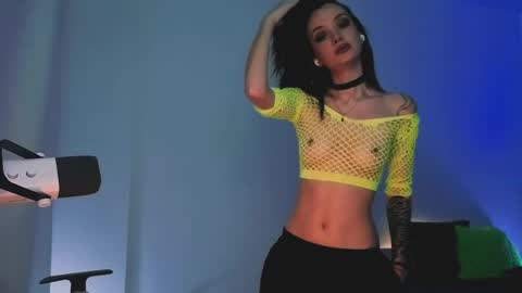 Snapshot of 2b_ chatting on 27, 4, 2026 Sasha weekend from 14 to 27 November online show from 27, 4, 2026