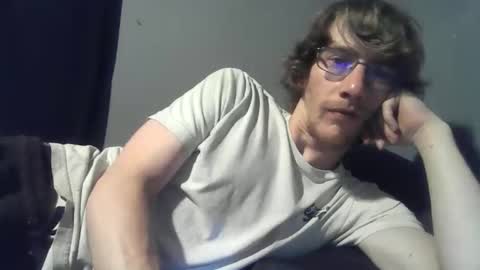 Snapshot of 2big2hype chatting on 26, 4, 2026 cheif online show from 26, 4, 2026