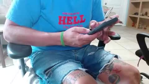 Snapshot of 2dirtyhillbillies chatting on 22, 6, 2026 ThrillBilly online show from 22, 6, 2026