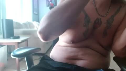 Snapshot of 2dirtyhillbillies chatting on 28, 6, 2026 ThrillBilly online show from 28, 6, 2026