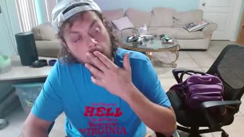 Snapshot of 2dirtyhillbillies chatting on 19, 7, 2026 ThrillBilly online show from 19, 7, 2026