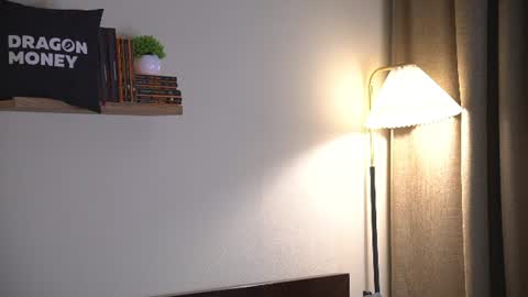 Snapshot of 2girls_1dream chatting on 9, 7, 2026 Elley online show from 9, 7, 2026