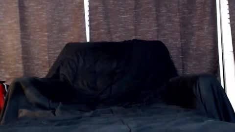 Snapshot of 2sexyniknowit chatting on 13, 5, 2026 domingo online show from 13, 5, 2026