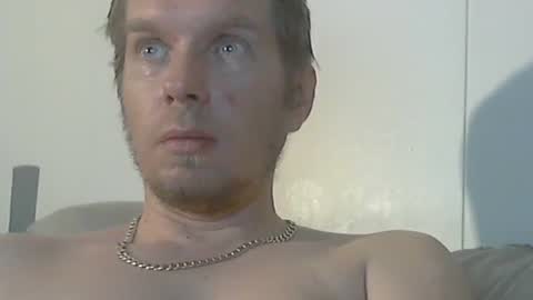 Snapshot of 2small4you83 chatting on 28, 12, 2024 2small4you83 online show from 28, 12, 2024