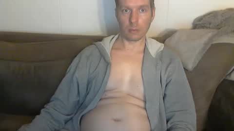 2small4you83 online show from 9, 3, 2026