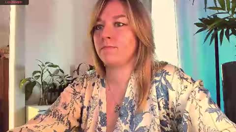 Snapshot of 5_in_one chatting on 9, 7, 2026 Sunshine online show from 9, 7, 2026