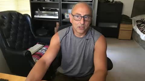 daddy vegas  for single women and couples here online show from 8, 3, 2026