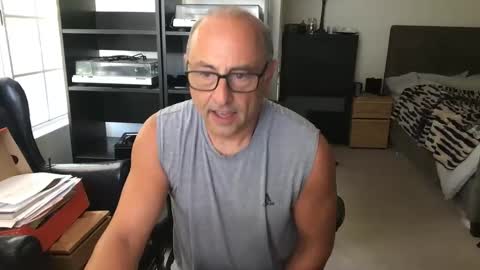 daddy vegas  for single women and couples here online show from 10, 4, 2026