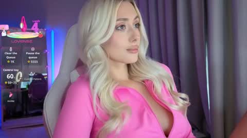 Snapshot of 7loren_wood7 chatting on 15, 5, 2026 Loren Wood online show from 15, 5, 2026