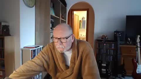  Papi  online show from 9, 3, 2025