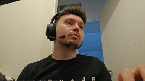 Snapshot of 8inchdude93 chatting on 1, 10, 2025 8inchdude93 online show from 1, 10, 2025