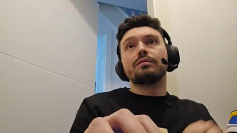 Snapshot of 8inchdude93 chatting on 5, 3, 2026 8inchdude93 online show from 5, 3, 2026