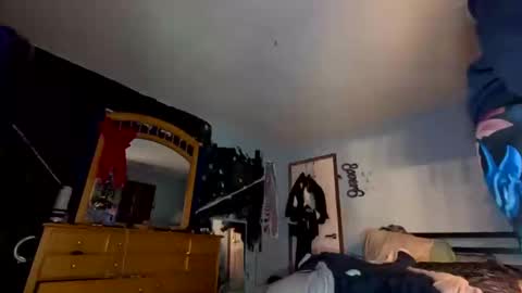 Snapshot of 9_25 chatting on 6, 1, 2025 8over6 online show from 6, 1, 2025