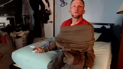 Snapshot of 9_25 chatting on 18, 2, 2025 8over6 online show from 18, 2, 2025