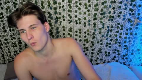 Snapshot of _52_ chatting on 31, 1, 2025 EMILY AND MARCUS online show from 31, 1, 2025