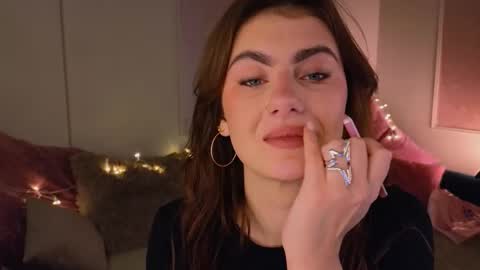 Willow online show from 25, 11, 2025