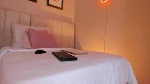Snapshot of _alison_c chatting on 14, 10, 2025 Hii I m Alison online show from 14, 10, 2025
