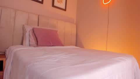 Snapshot of _alison_c chatting on 15, 10, 2025 Hii I m Alison online show from 15, 10, 2025