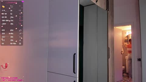 Mia online show from 8, 2, 2025