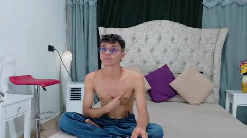 Snapshot of _andrew_williams chatting on 11, 12, 2024 Andres online show from 11, 12, 2024