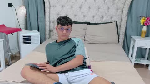 Snapshot of _andrew_williams chatting on 12, 12, 2024 Andres online show from 12, 12, 2024