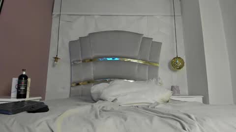 Snapshot of _andrewfalcon1 chatting on 4, 1, 2025 Andrew online show from 4, 1, 2025