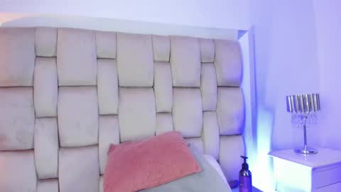 Angel Azul online show from 10, 3, 2025