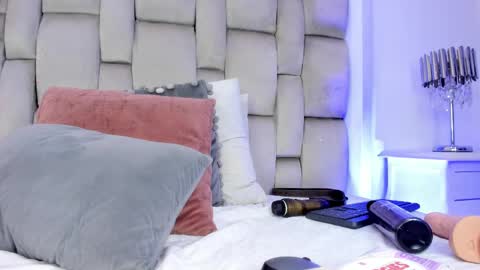 Angel Azul online show from 11, 3, 2025