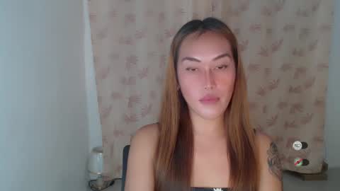 Snapshot of _angelari_ chatting on 2, 12, 2024 Pearl online show from 2, 12, 2024