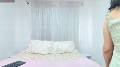 Snapshot of _annie_thomson_ chatting on 16, 7, 2026 Melissa online show from 16, 7, 2026