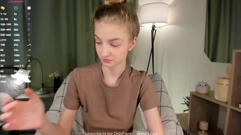 Snapshot of _annybunny_ chatting on 15, 10, 2025 Nabif online show from 15, 10, 2025