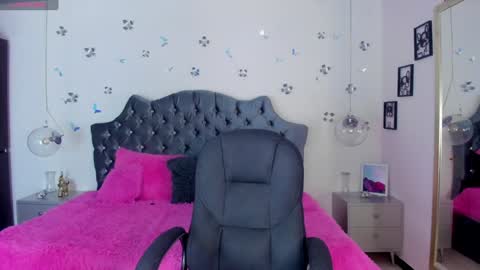 antonnela online show from 4, 2, 2025