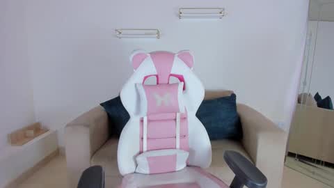    online show from 6, 10, 2025