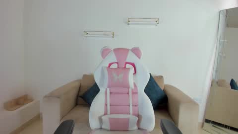    online show from 16, 10, 2025