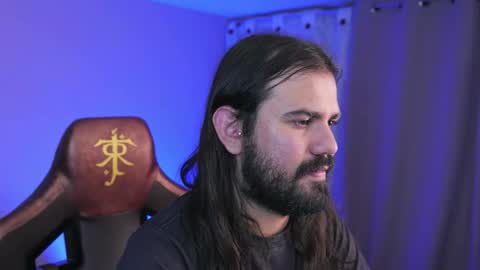 Snapshot of _aragorn__ chatting on 4, 12, 2025 _aragorn__ online show from 4, 12, 2025