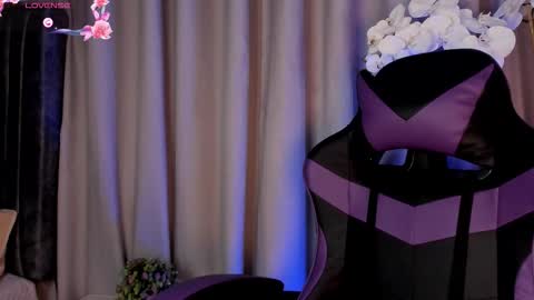   online show from 18, 12, 2025