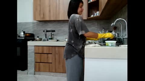 Snapshot of _atenea_golden chatting on 15, 10, 2025 atenea online show from 15, 10, 2025